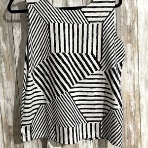 Evan Picone top. Excellent condition. Very comfortable. Only worn a few times.